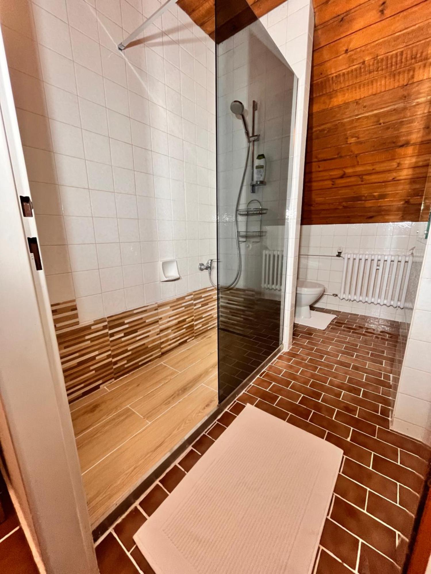 Vila Morava Hotell Liptovský Mikuláš Exteriör bild