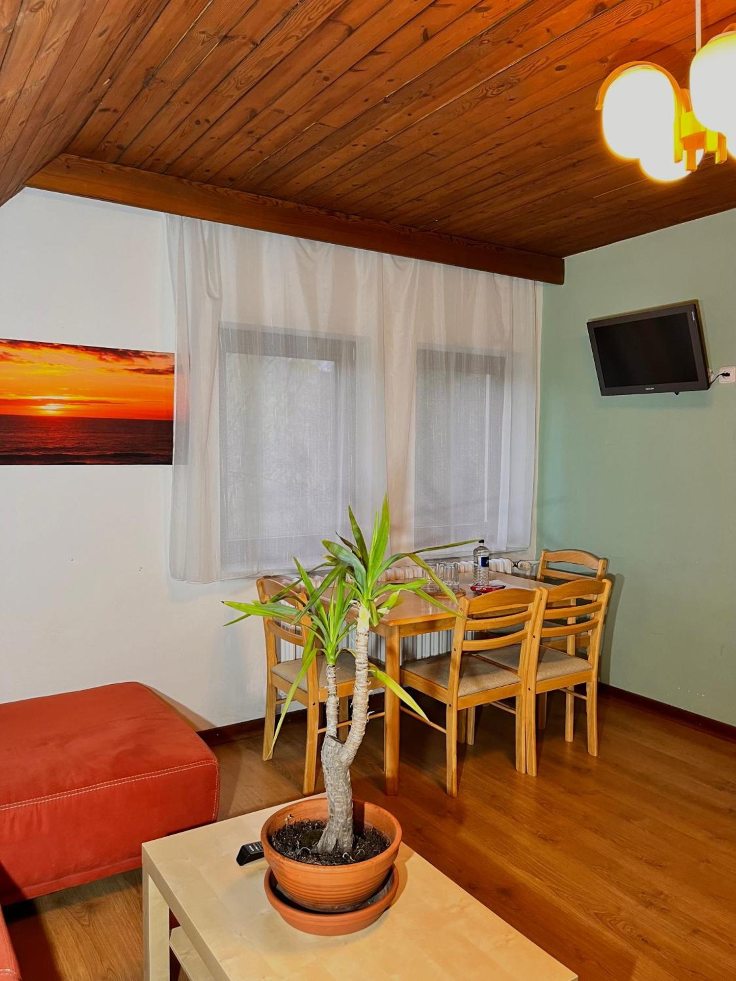 Vila Morava Hotell Liptovský Mikuláš Exteriör bild